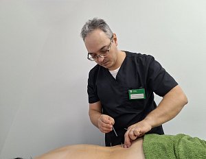 Рефлексотерапевт